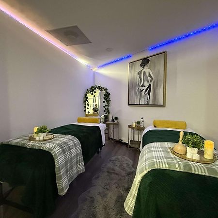莫雷利亚格兰贝斯特韦斯特plus酒店 外观 照片 Massage beds