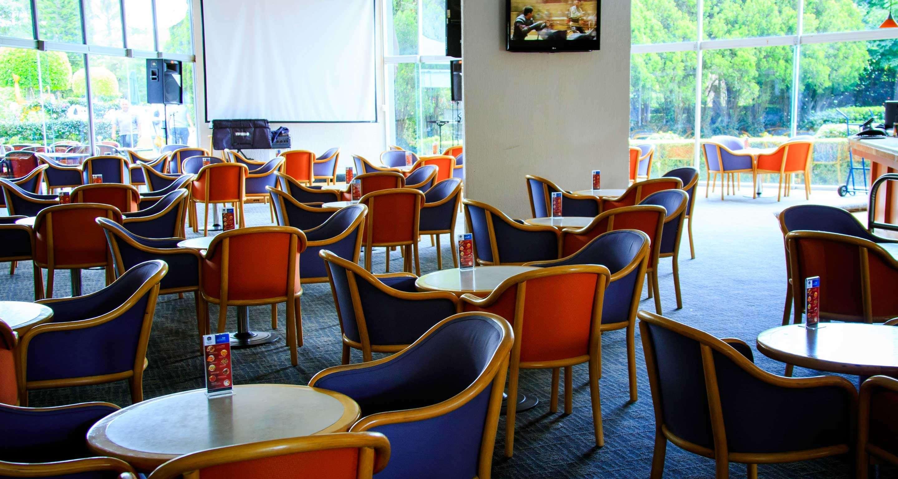 莫雷利亚格兰贝斯特韦斯特plus酒店 外观 照片 The interior of the lounge
