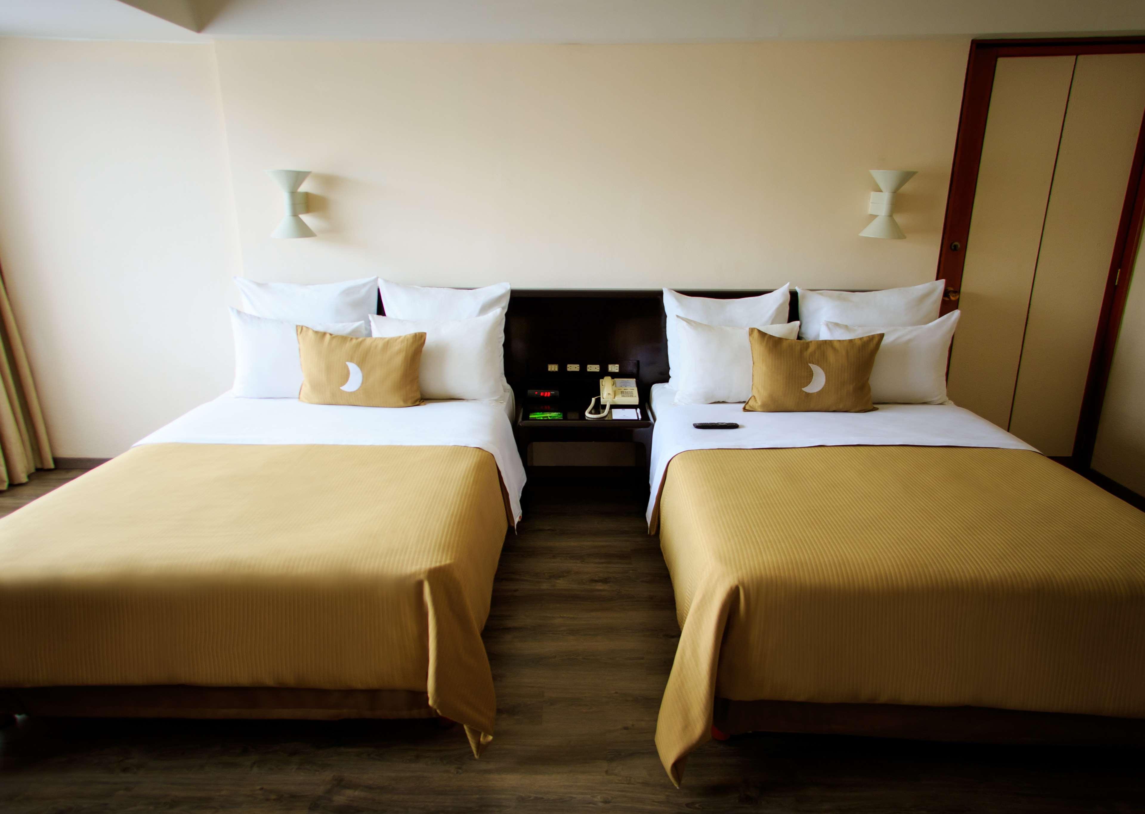 莫雷利亚格兰贝斯特韦斯特plus酒店 外观 照片 A room at the hotel
