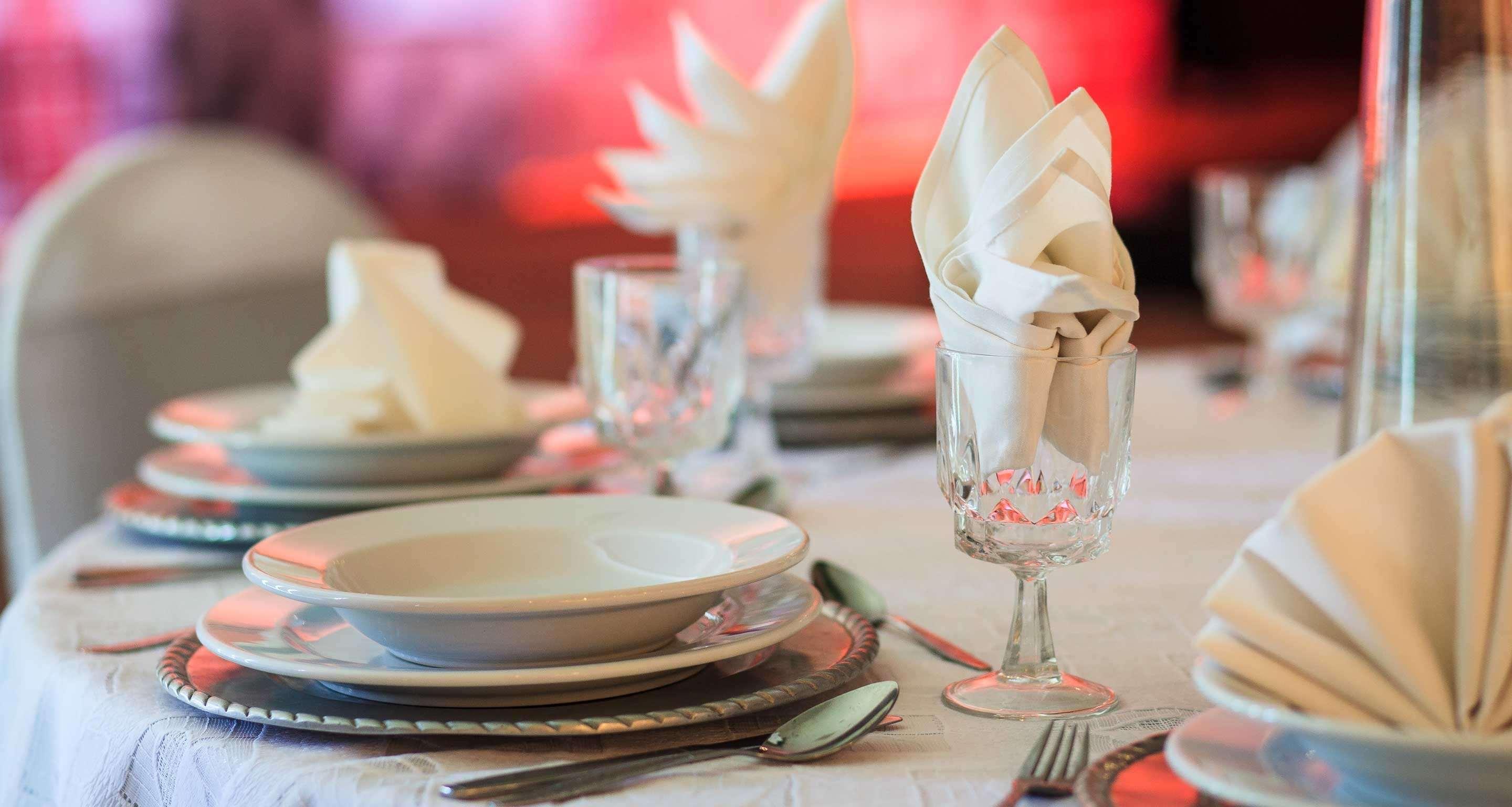 莫雷利亚格兰贝斯特韦斯特plus酒店 外观 照片 A table set for fine dining