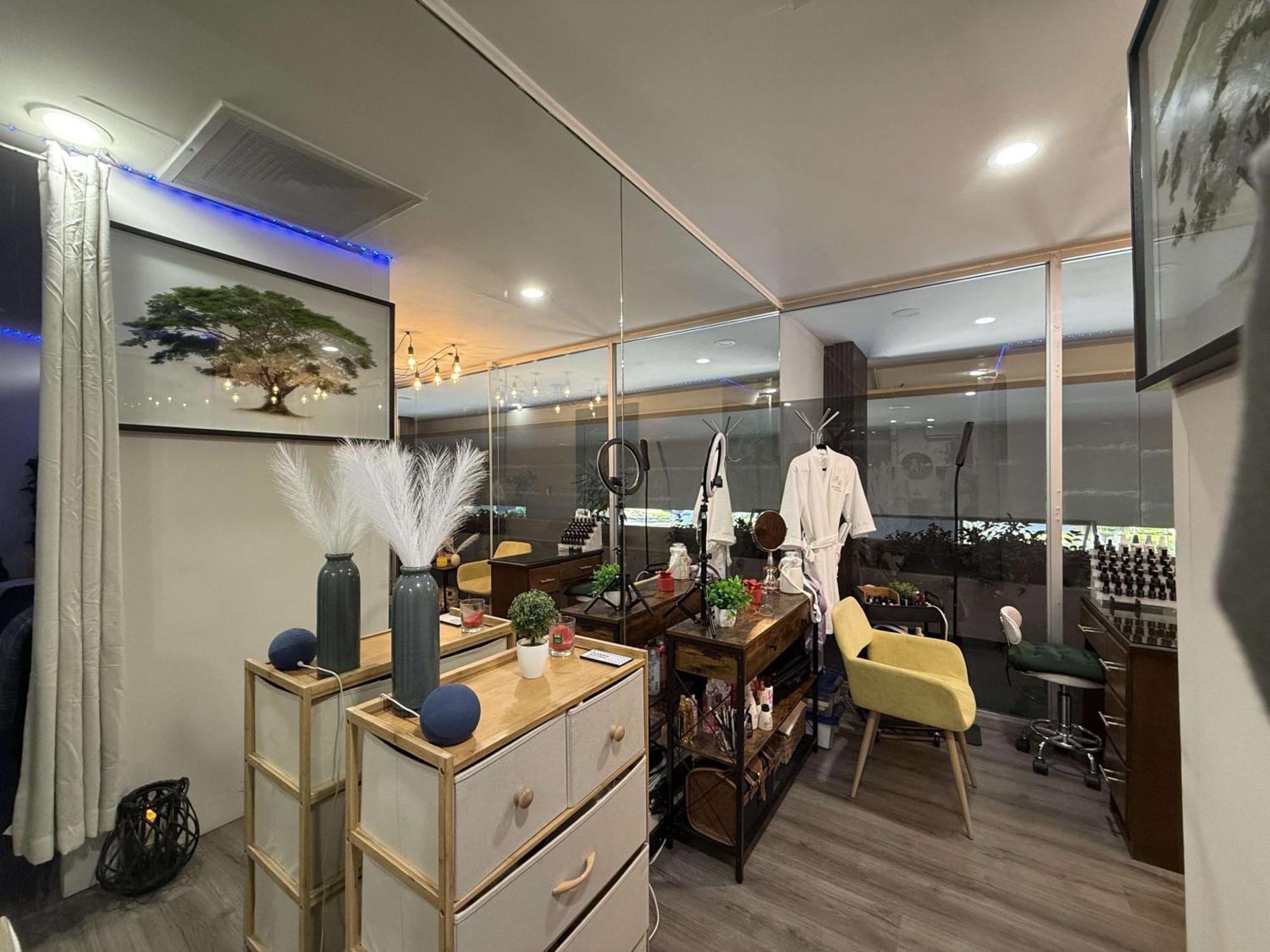 莫雷利亚格兰贝斯特韦斯特plus酒店 外观 照片 The interior of the perfume museum
