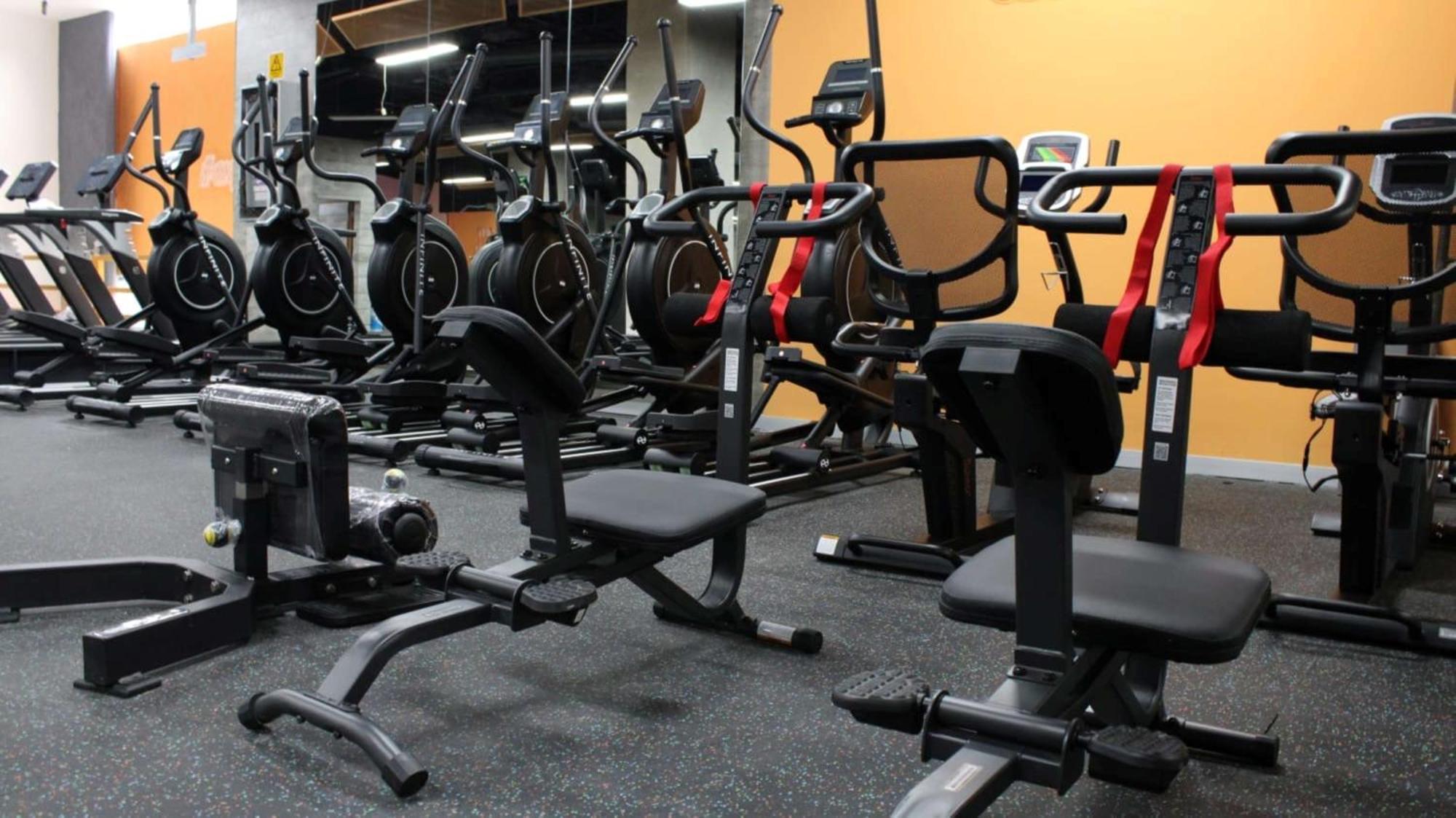 莫雷利亚格兰贝斯特韦斯特plus酒店 外观 照片 A gym in the UK