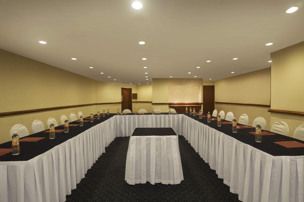 莫雷利亚格兰贝斯特韦斯特plus酒店 商务 照片 U-shaped table layout